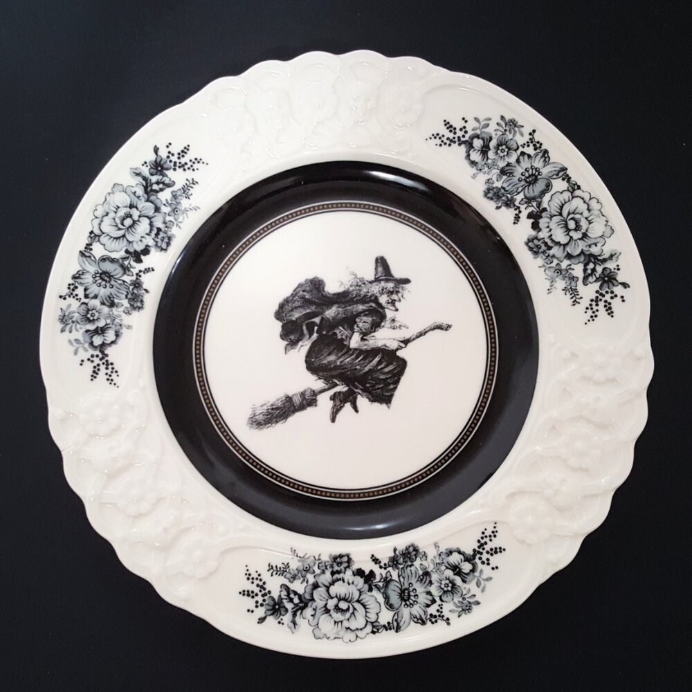 NEW Williams Sonoma Spooky Soiree Salad Plate 8.75" Witch Halloween RARE